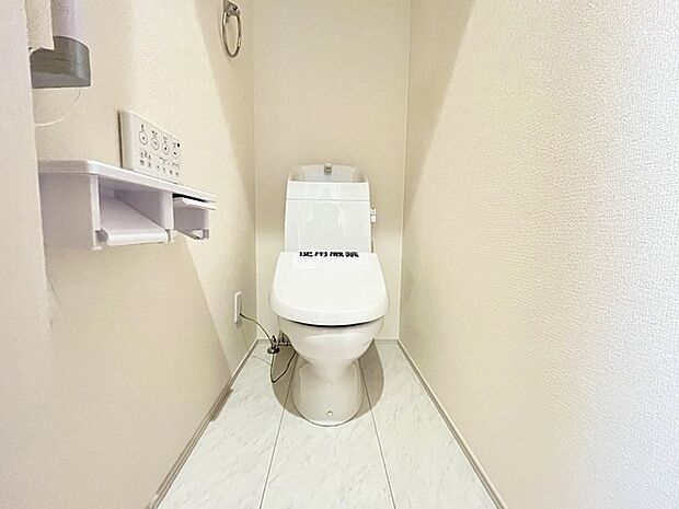 1.2階にそれぞれトレイがございます。朝の混雑時に分散して利用できるほか、ゲスト用としても使い分けることもできます。