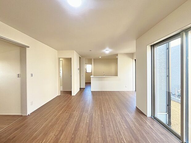 リビングは家具の配置も思いのまま。自由度が高い設計です。