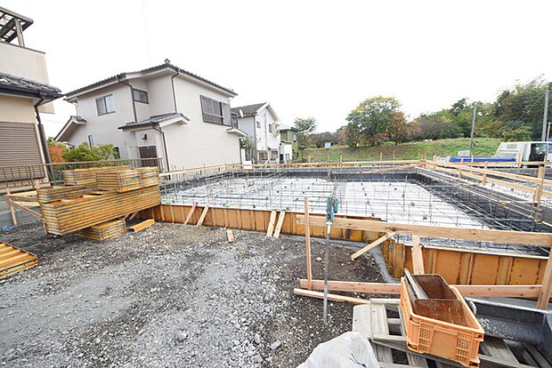 セカンドカーや来客時にも便利なカースペース2台分ございます。