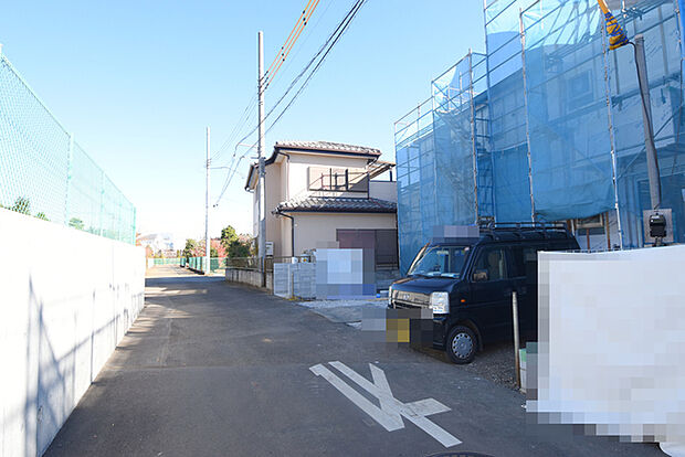 セカンドカーや来客時にも便利なカースペース2台分ございます。