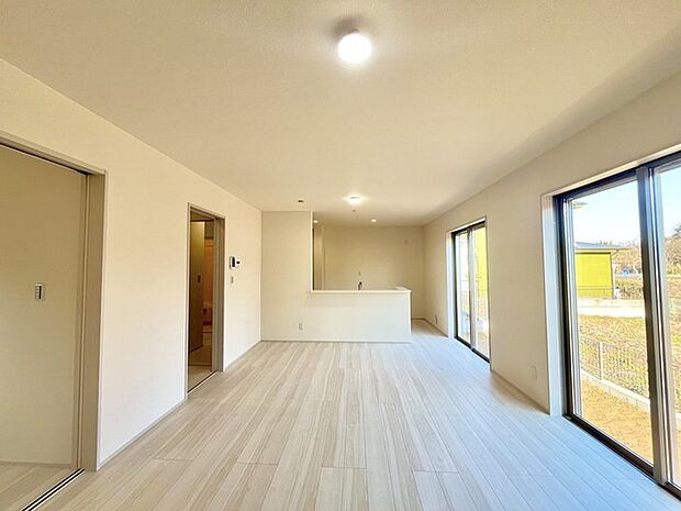 リビングは家具の配置も思いのまま。自由度が高い設計です。