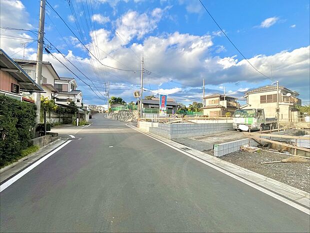 五感で感じる、現地でしかわからない事も沢山ございます。周辺環境なども一緒にご案内いたしますのでお気軽にお問合せください。