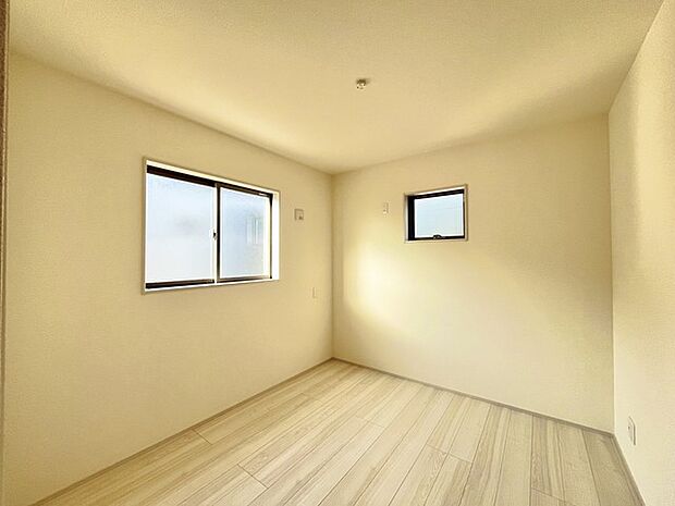 2面採光を確保した明るい室内は、爽やかな風を感じる居心地の良い空間です。