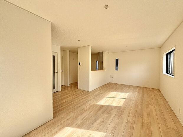 リビングは家具の配置も思いのまま。自由度が高い設計です。