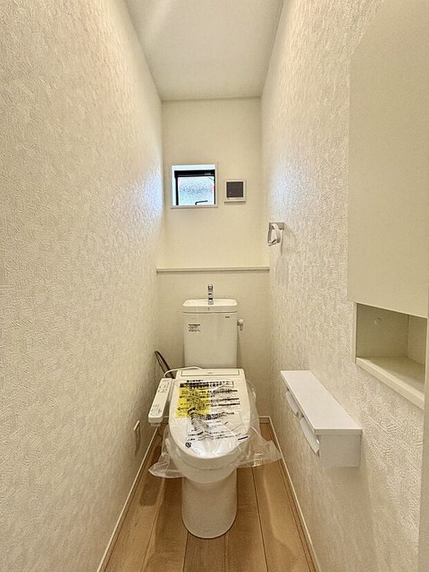 1.2階にそれぞれトレイがございます。朝の混雑時に分散して利用できるほか、ゲスト用としても使い分けることもできます。