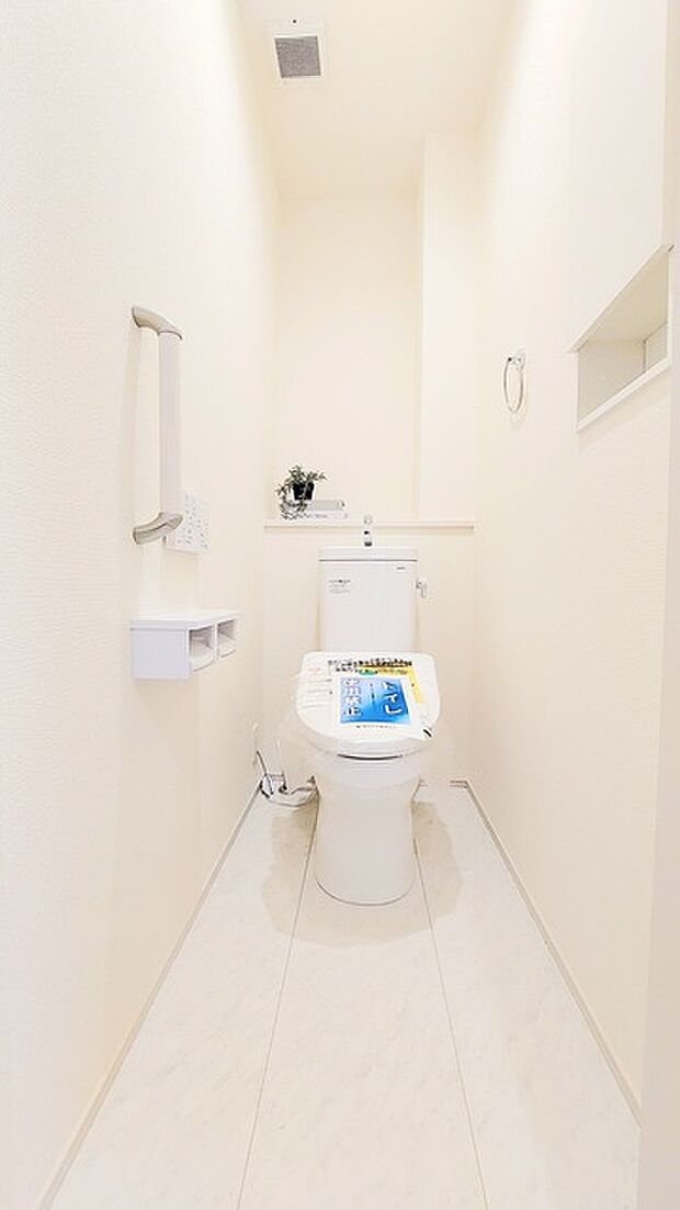 1.2階にそれぞれトレイがございます。朝の混雑時に分散して利用できるほか、ゲスト用としても使い分けることもできます。