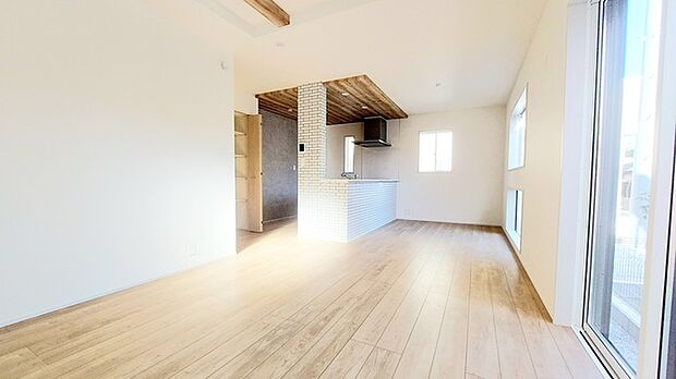 リビングは家具の配置も思いのまま。自由度が高い設計です。