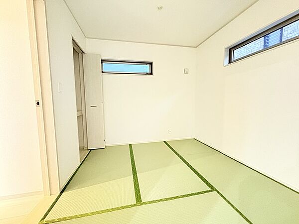 和室があるとやはりどこか心落ち着いてしまいます。客間としてもちょうど良い約4.5帖。