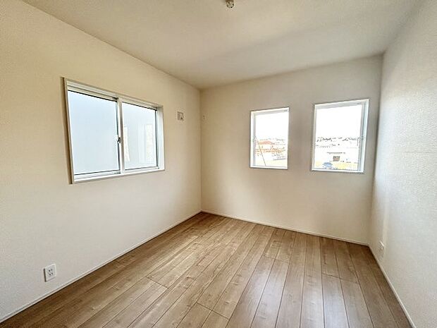 2面採光を確保した明るい室内は、爽やかな風を感じる居心地の良い空間です。