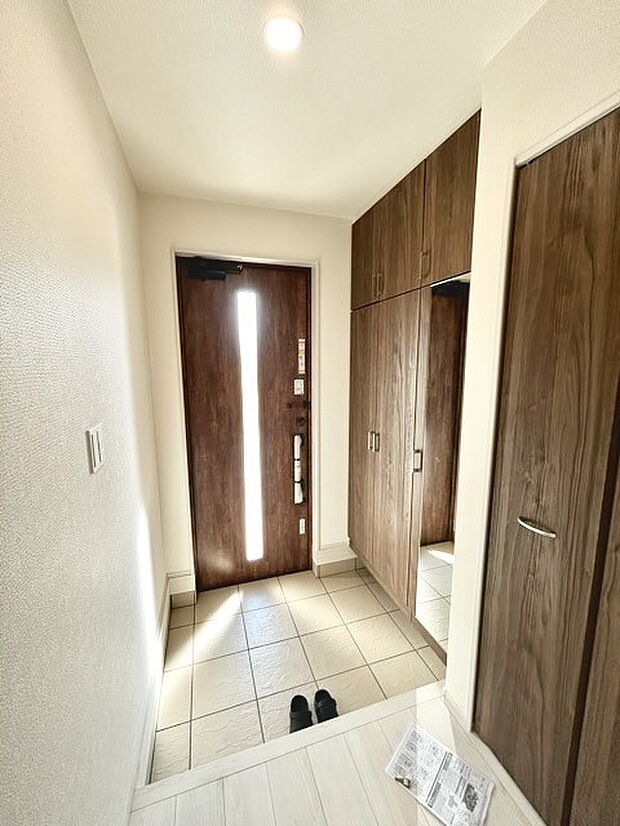 お客様をお迎えする玄関、お家の出入りもスムーズに行えます。