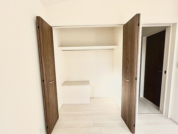 大容量クローゼット付き!家族の成長と共に増える荷物もスッキリ収納。