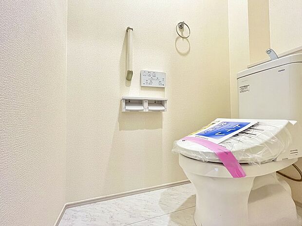 1.2階にそれぞれトレイがございます。朝の混雑時に分散して利用できるほか、ゲスト用としても使い分けることもできます。
