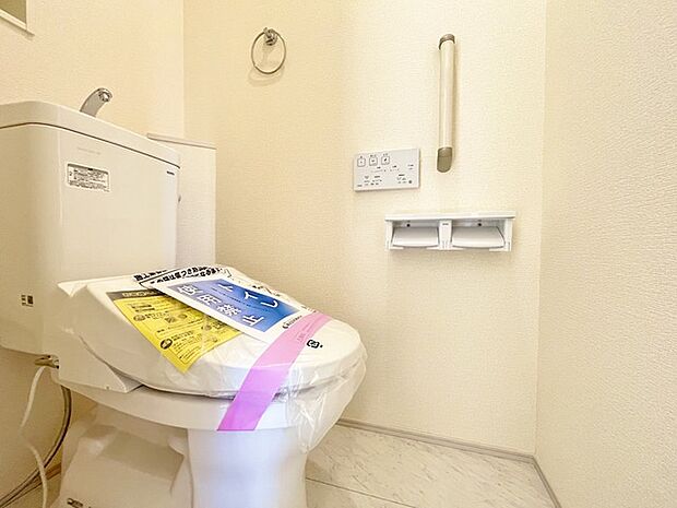 1.2階にそれぞれトレイがございます。朝の混雑時に分散して利用できるほか、ゲスト用としても使い分けることもできます。