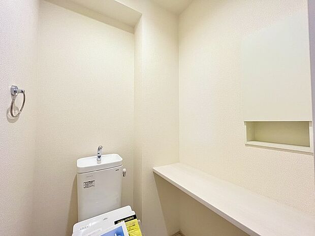 1.2階にそれぞれトレイがございます。朝の混雑時に分散して利用できるほか、ゲスト用としても使い分けることもできます。