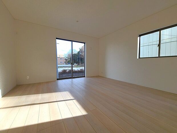 夕食の時間。家族、友人、両親、親戚との会話がより料理を美味しくしてくれる。あっという間に時間が過ぎてしまう居心地の良さは、普段はほっとする空間としてここにあります。 