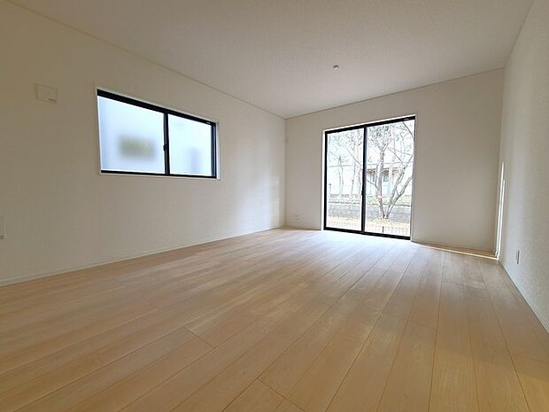 夕食の時間。家族、友人、両親、親戚との会話がより料理を美味しくしてくれる。あっという間に時間が過ぎてしまう居心地の良さは、普段はほっとする空間としてここにあります。 