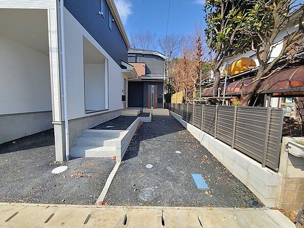五感で感じる、現地でしかわからない事も沢山ございます。周辺環境なども一緒にご案内いたしますのでお気軽にお問合せください。 