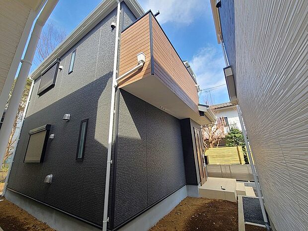 五感で感じる、現地でしかわからない事も沢山ございます。周辺環境なども一緒にご案内いたしますのでお気軽にお問合せください。