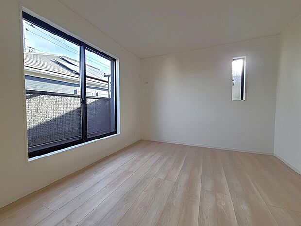 2面採光を確保した明るい室内は、爽やかな風を感じる居心地の良い空間です。 