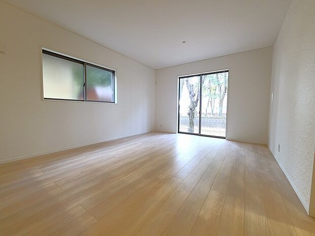 夕食の時間。家族、友人、両親、親戚との会話がより料理を美味しくしてくれる。あっという間に時間が過ぎてしまう居心地の良さは、普段はほっとする空間としてここにあります。 