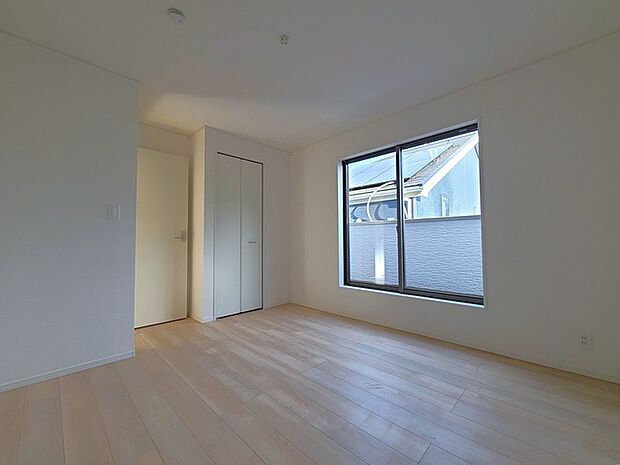 大容量クローゼット付き！家族の成長と共に増える荷物もスッキリ収納。 