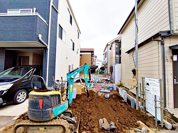 戸建てが立ち並ぶ静かな住宅街。四季折々の移り変わりを感じながら自然と楽しみ、暮らす、そんな毎日を日々の中で感じられる住環境 