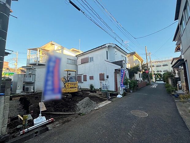 前面道路は通り抜けができないため、交通量が少なく静かな住環境です。 