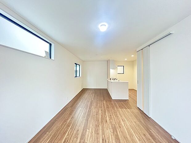 リビングは家具の配置も思いのまま。自由度が高い設計です。