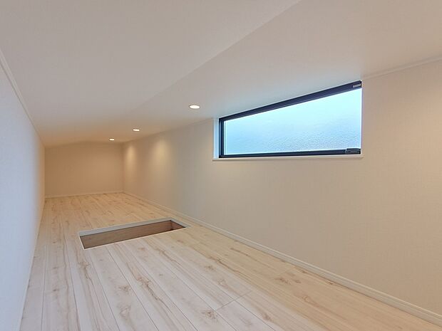 グルニエ(屋根裏収納)あり! 季節ものや使用頻度に低いものを収納しておくのに便利なスペースです。