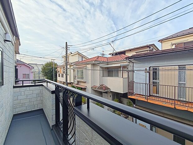 北側にもサブバルコニーあり。