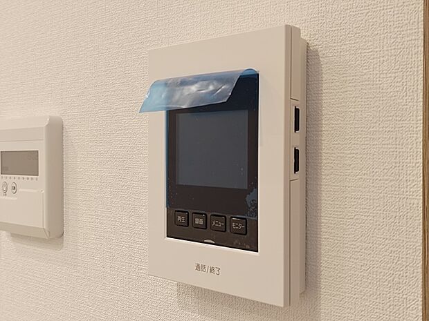 来訪者の顔が見えて安心のTVモニター付インターホン。