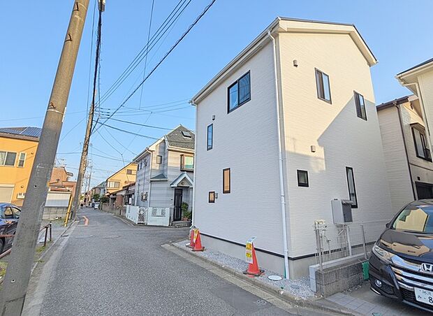 周辺の街並み 周りは閑静な住宅街です。(10m)