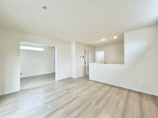 リビングは家具の配置も思いのまま。自由度が高い設計です。