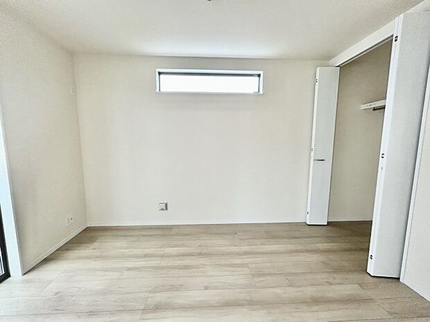 扉を開放するとLDKと洋室を一体利用できる空間!扉を閉めると独立した空間としても活用できます。