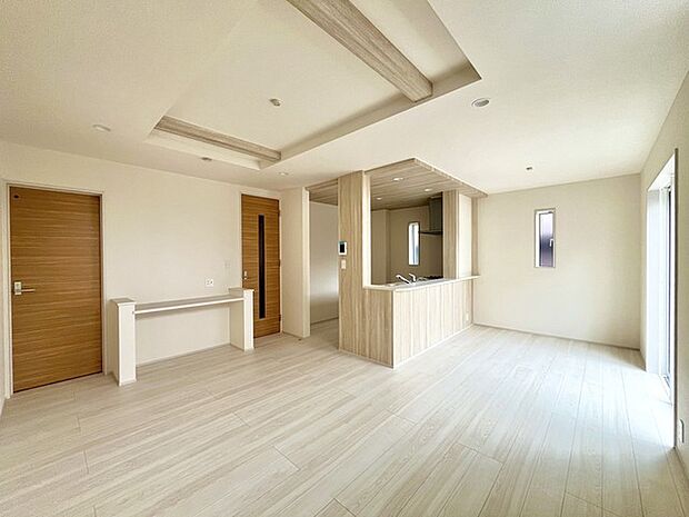 リビングは家具の配置も思いのまま。自由度が高い設計です。 