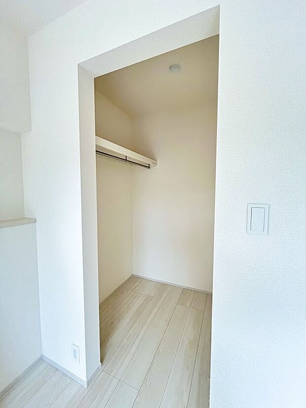 大容量クローゼット付き！家族の成長と共に増える荷物もスッキリ収納。 