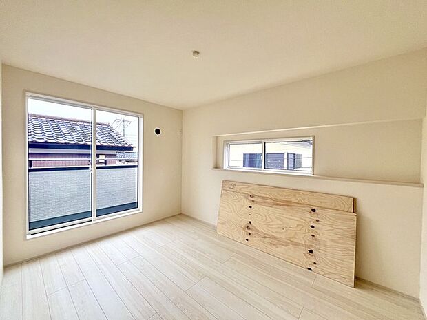 2面採光を確保した明るい室内は、爽やかな風を感じる居心地の良い空間です。 