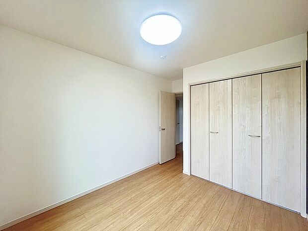 大容量クローゼット付き！家族の成長と共に増える荷物もスッキリ収納。 