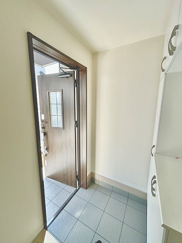 お客様をお迎えする玄関、お家の出入りもスムーズに行えます。