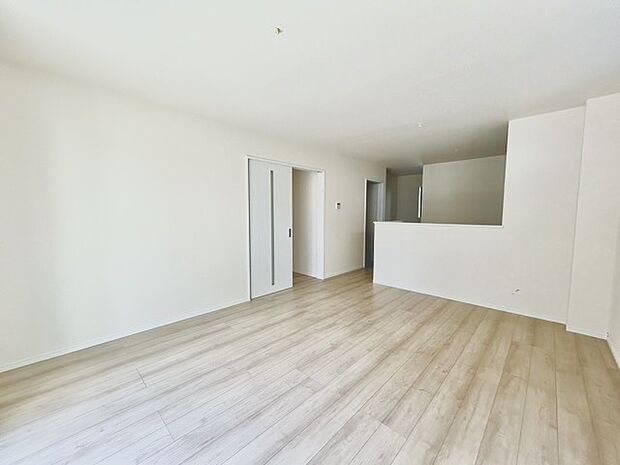 夕食の時間。家族、友人、両親、親戚との会話がより料理を美味しくしてくれる。あっという間に時間が過ぎてしまう居心地の良さは、普段はほっとする空間としてここにあります。