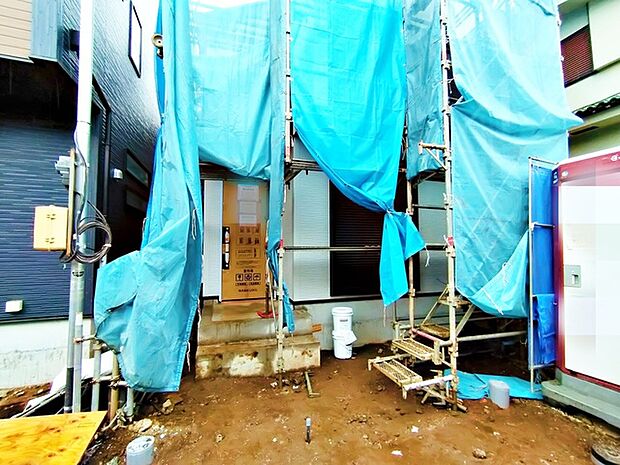 気持ちよくご家族やゲストを送迎できるスタイリッシュでスッキリとした玄関です。