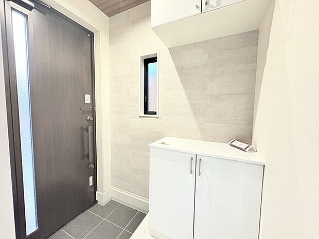 お客様をお迎えする玄関、お家の出入りもスムーズに行えます。