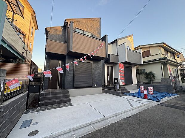 カースペースは1台駐車できます。車庫の出し入れのしやすさなど、実際に現地にてご確認ください。