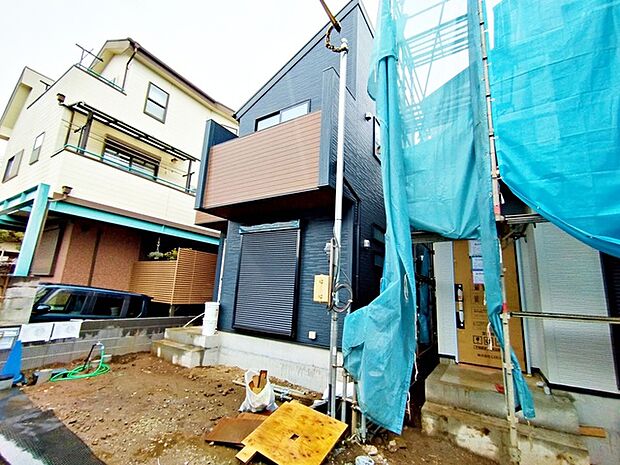 カースペースは1台駐車できます。車庫の出し入れのしやすさなど、実際に現地にてご確認ください。