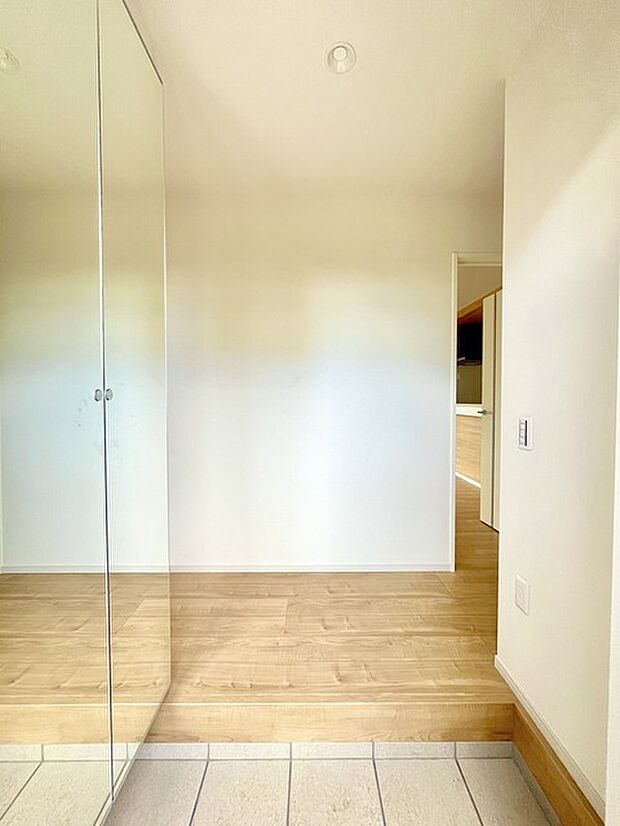 お客様をお迎えする玄関、お家の出入りもスムーズに行えます。 