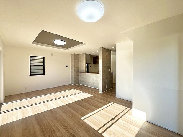 リビングは家具の配置も思いのまま。自由度が高い設計です。 