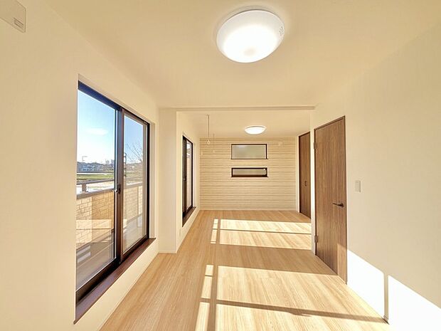 ご家族様の成長に合わせて、仕切りをつけれる洋室です。