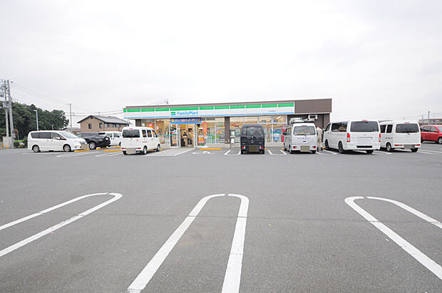 ファミリーマート所沢新町店(520m)