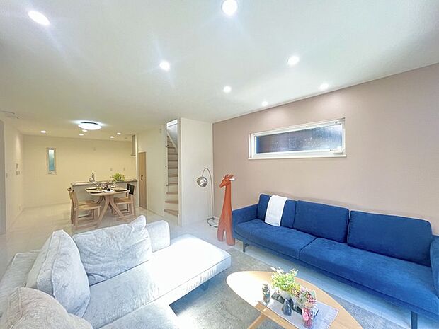 リビングは家具の配置も思いのまま。自由度が高い設計です。