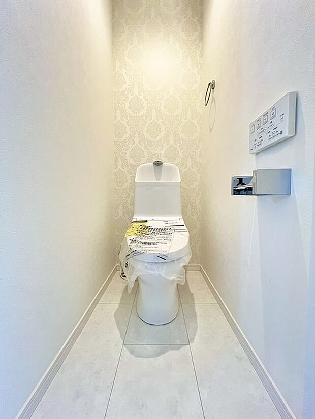 1.2階にそれぞれトレイがございます。朝の混雑時に分散して利用できるほか、ゲスト用としても使い分けることもできます。